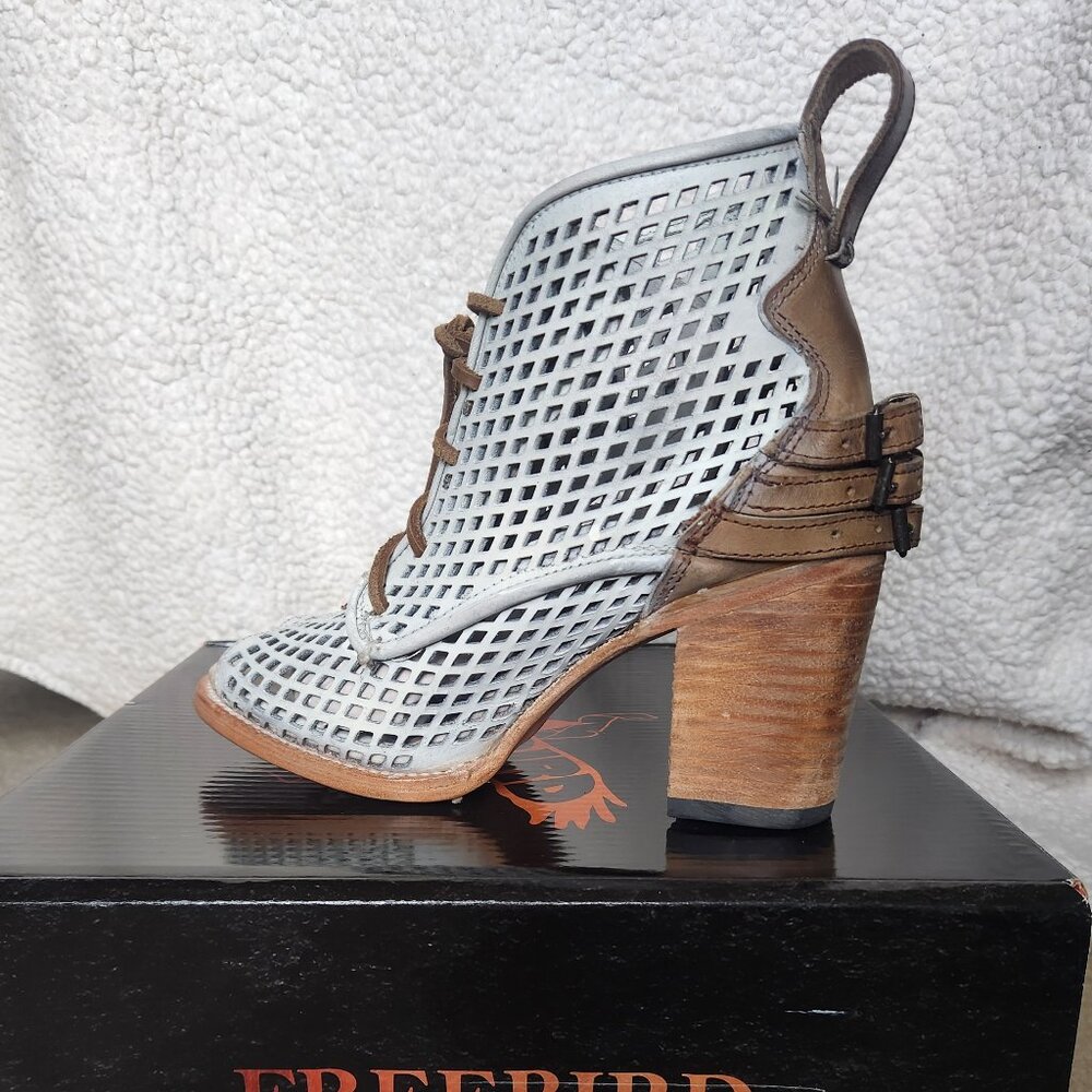 *New* Beautiful Freebird Benni Sandal/Bootie, White, Size 9